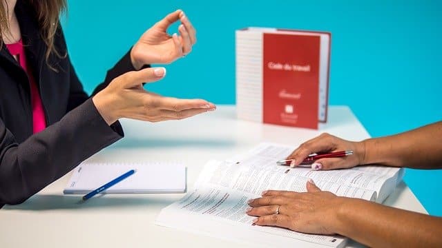 contester mise à pied conservatoire