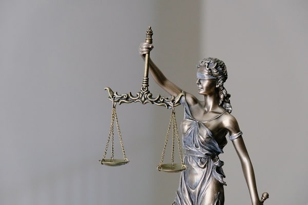 avocat avertissement professionnel