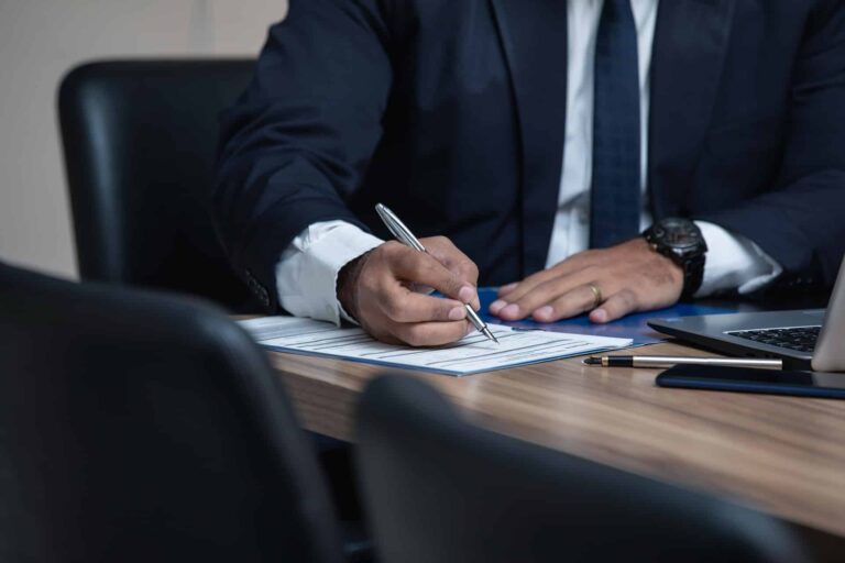avocat contester un licenciement